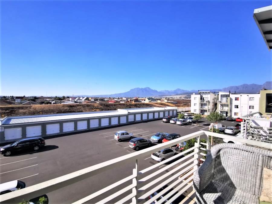 2 Bedroom Property for Sale in Gordons Bay Central Western Cape